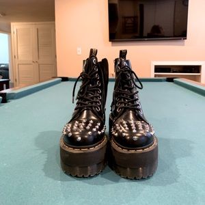 Dr. Martens size 7 brand new